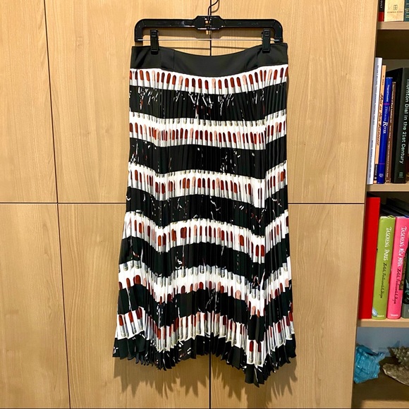 Prada Dresses & Skirts - Prada midi skirt with iconic lipstick print RARE